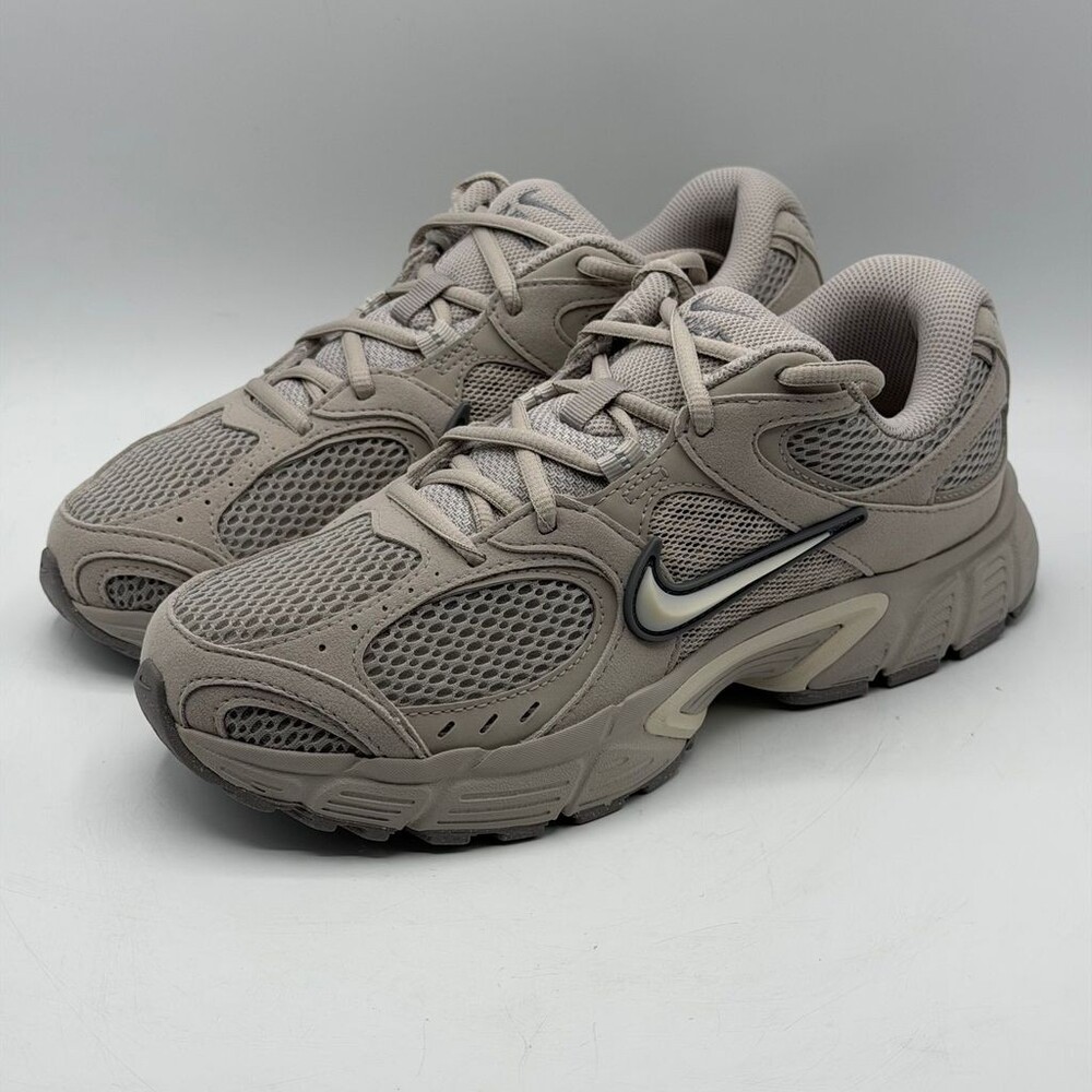 Womens Nike V5 RNR 116292-201 Moon Particle Size US 7.5 Sneaker Suede Mesh Shoes
